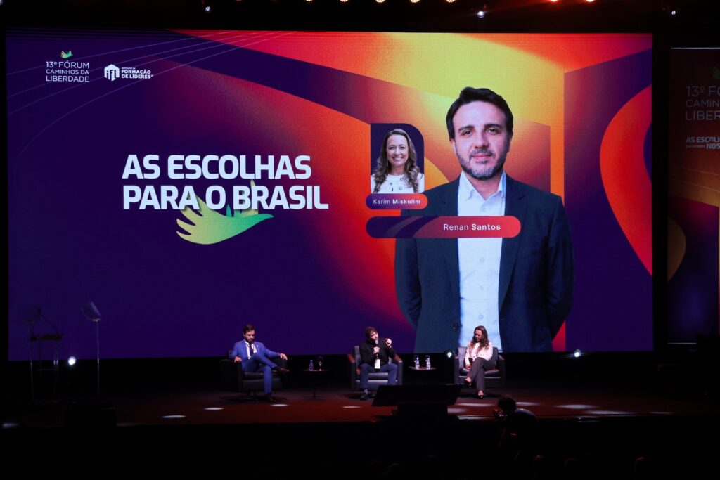 Candidato Renan Santos, no 13º Fórum Caminhos da Liberdade, fala em endurecimento de penas e intervenção em portos no combate ao crime