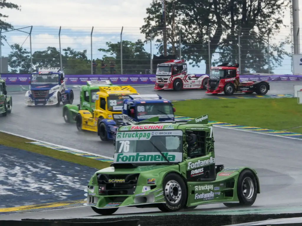 Primeira etapa da Formula Truck e Turmismo MBR em Interlagos