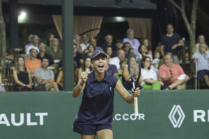 Eduarda Gomes vence confronto brasileiro e avança à final no Roland-Garros Junior Series em São Paulo