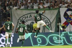 Partida entre Palmeiras e Athletico-PR pelo Campeonato Brasileiro