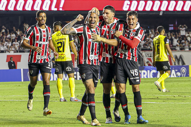 Entre golaços e dúvidas, São Paulo vence o O’Higgins no Morumbis mas ainda não convence