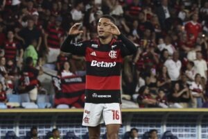 Partida entre Flamengo e Coritiba pelo Campeonato Brasileiro