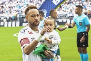 Partida entre Santos e Coritiba pelo Campeonato Brasileiro