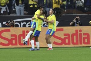Brasil enfrenta os Estados Unidos na Neo Química Arena em São Paulo