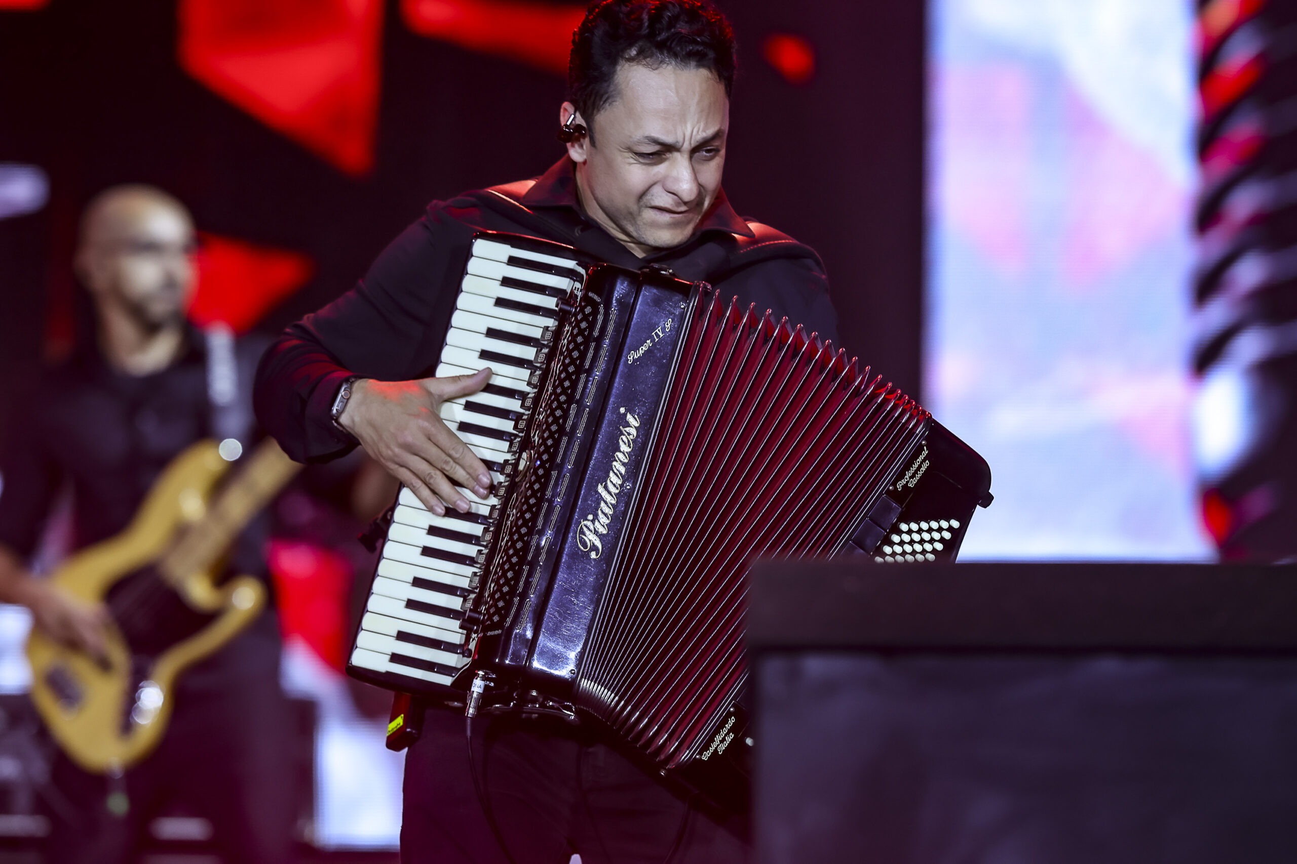 📸 Foto: Pedro Paulo Diaz / TheNews2 | " "Dupla de São Paulo Canta Sucessos de Amor Henrique e Juliano Marcam Presente No Estádios Musicais