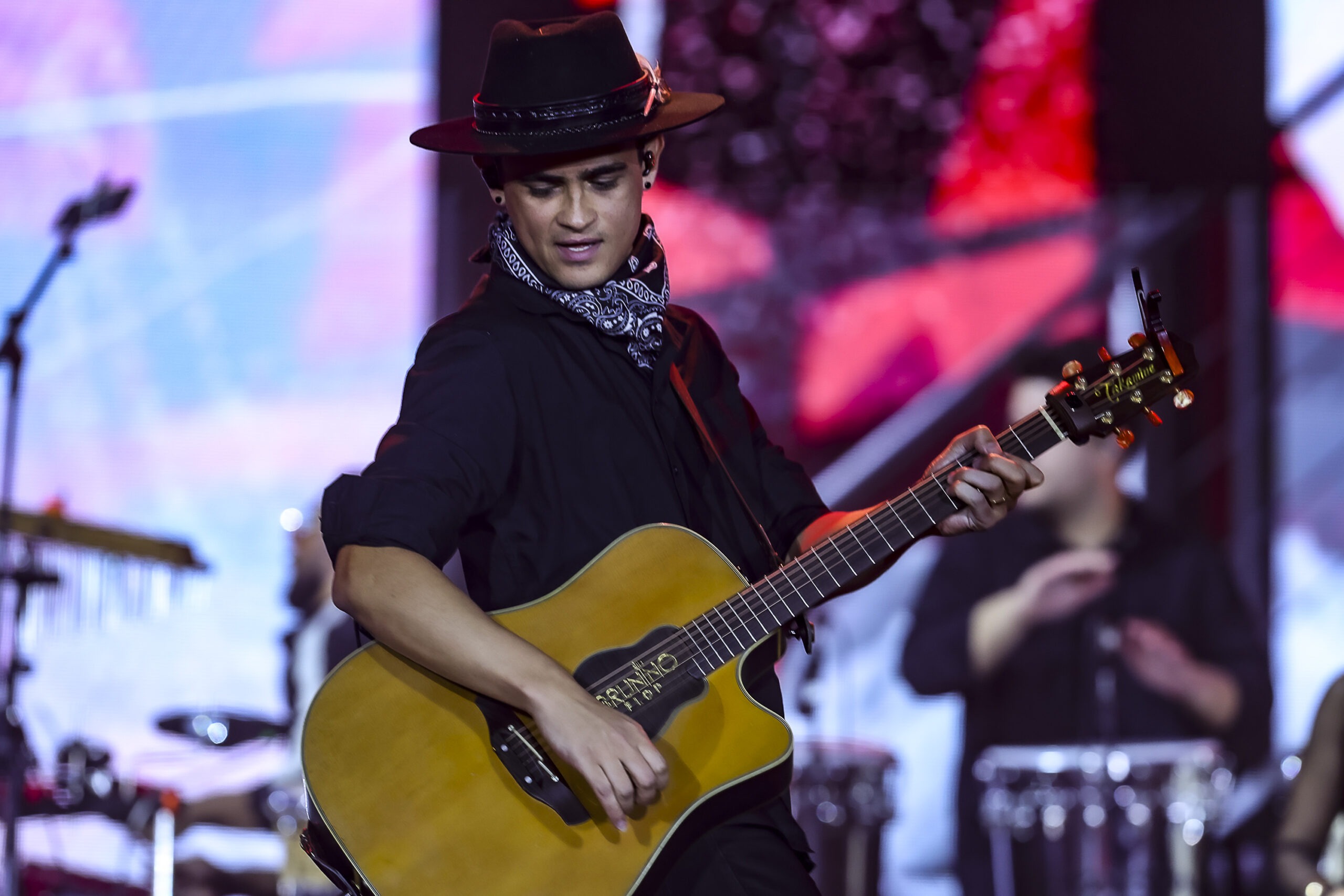📸 Foto: Pedro Paulo Diaz / TheNews2 | " "Dupla de São Paulo Canta Sucessos de Amor Henrique e Juliano Marcam Presente No Estádios Musicais