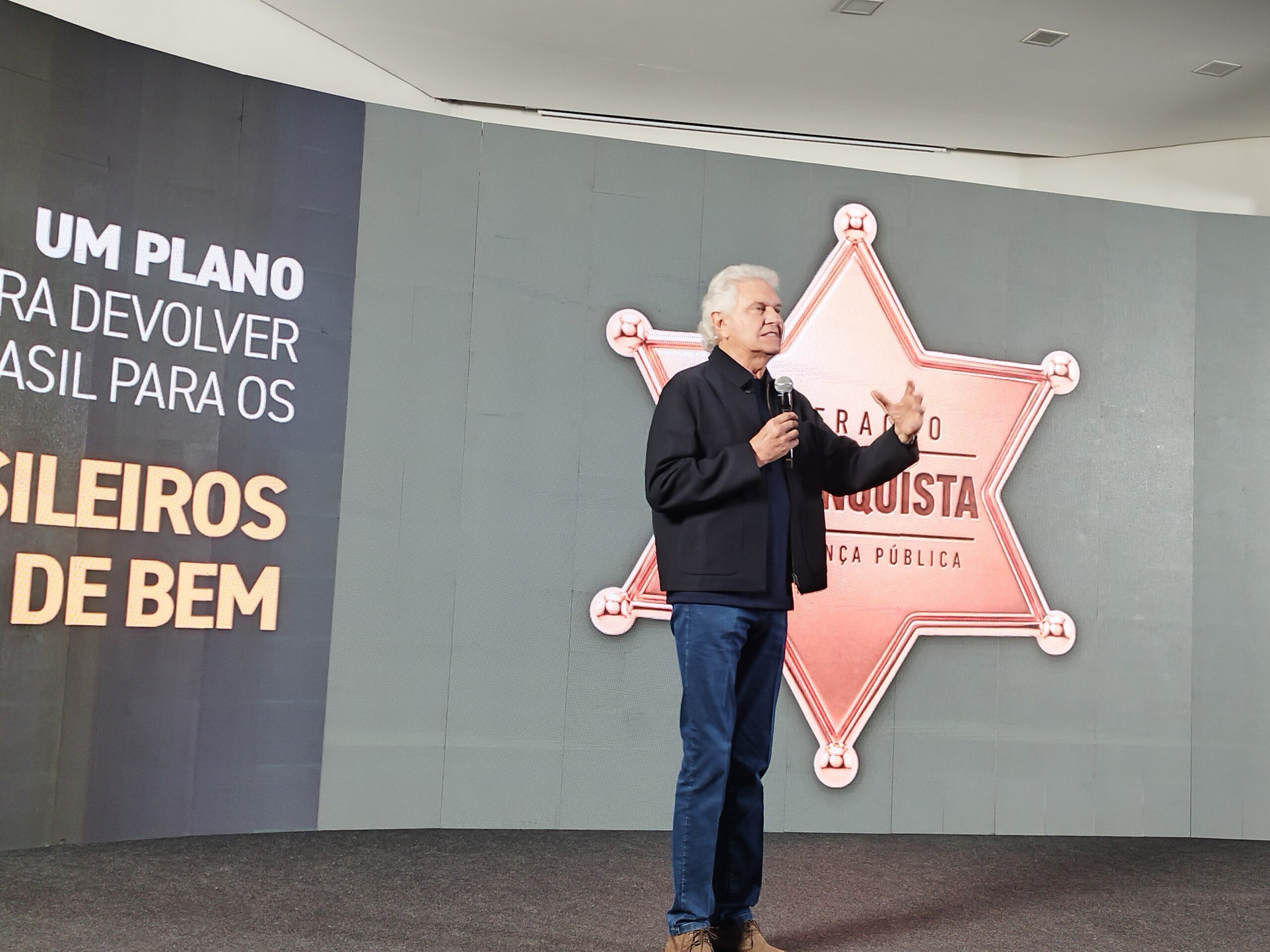 📸 Foto: Leandro Chemalle / TheNews2 | Ronaldo Caiado apresenta seu programa de s