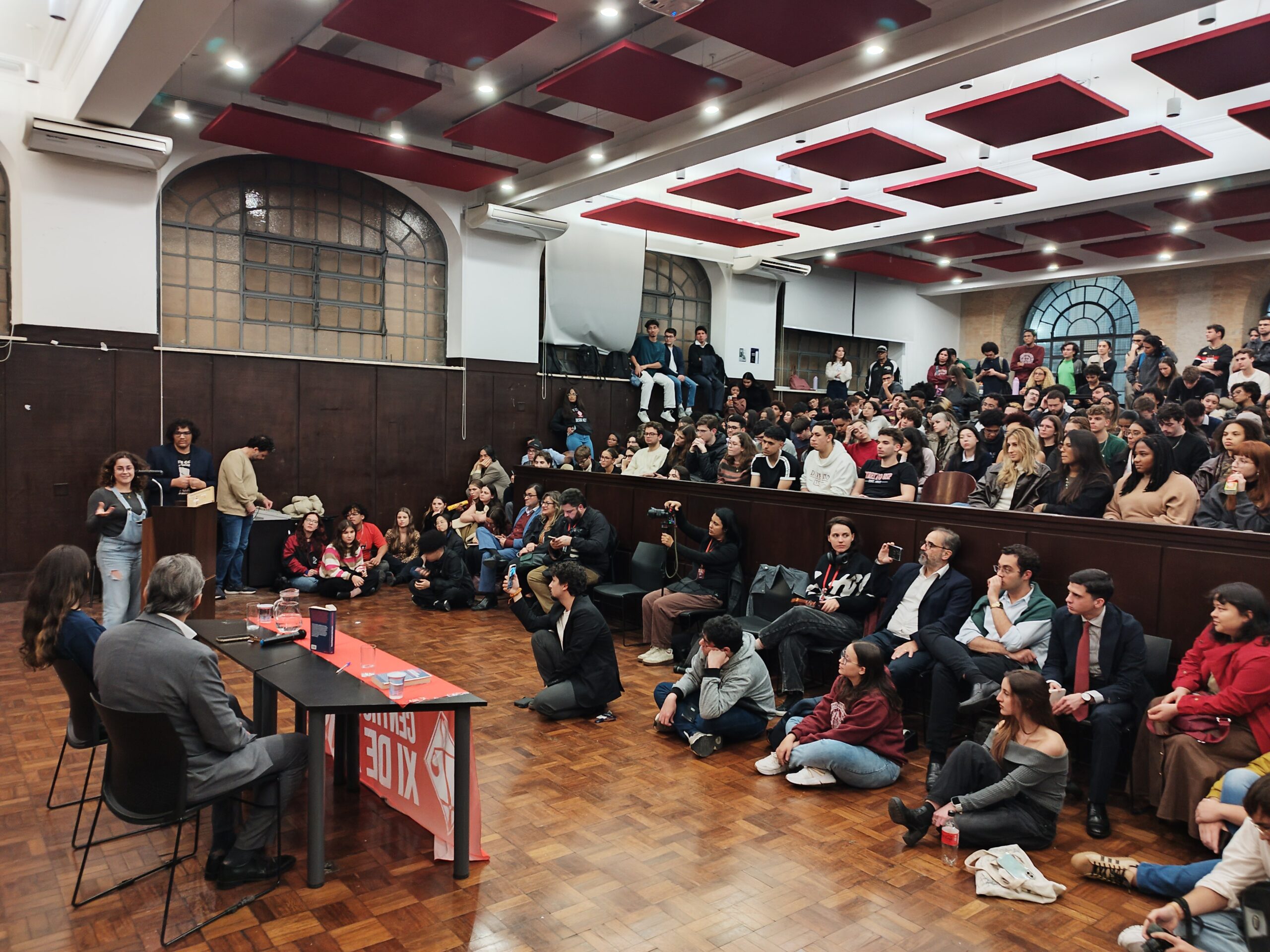 📸 Foto: Leandro Chemalle / TheNews2 | Fernando Haddad realiza aula magna na Faculdade de Direito da USP e destaca debate sobre capitalismo contemporâneo
