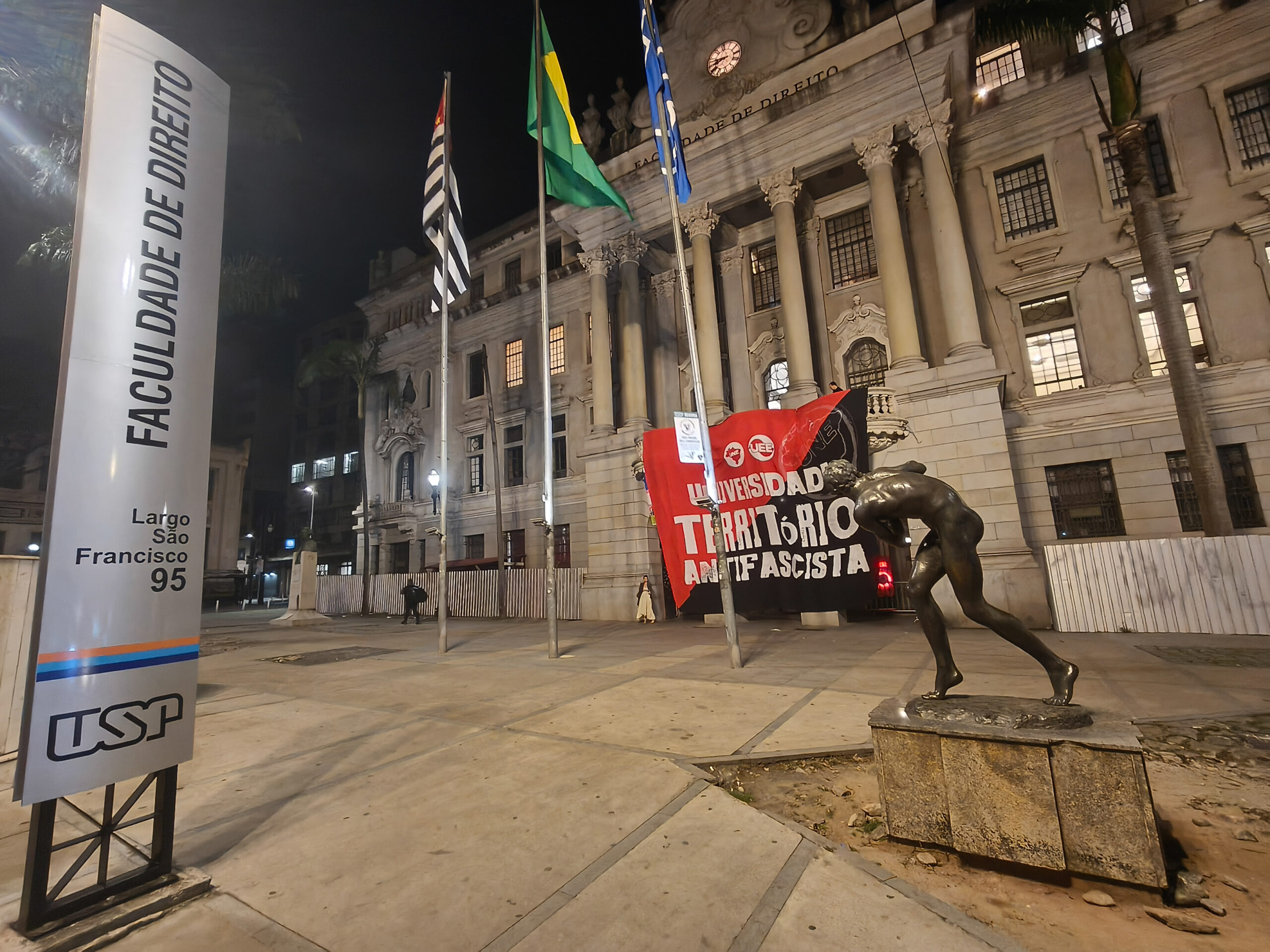 SÃO PAULO (SP), 13/08/2026 – POLÍTICA/MANIFESTAÇÃO – A União Nacional dos Estudantes (UNE), a União Estadual dos Estudantes (UEE) e o Centro Acadêmico XI de Agosto realizam, nesta quinta-feira (13), um ato contra o candidato à Presidência Renan Santos, no Largo São Francisco, região central de Sã... | Foto: Leco Viana / TheNews2