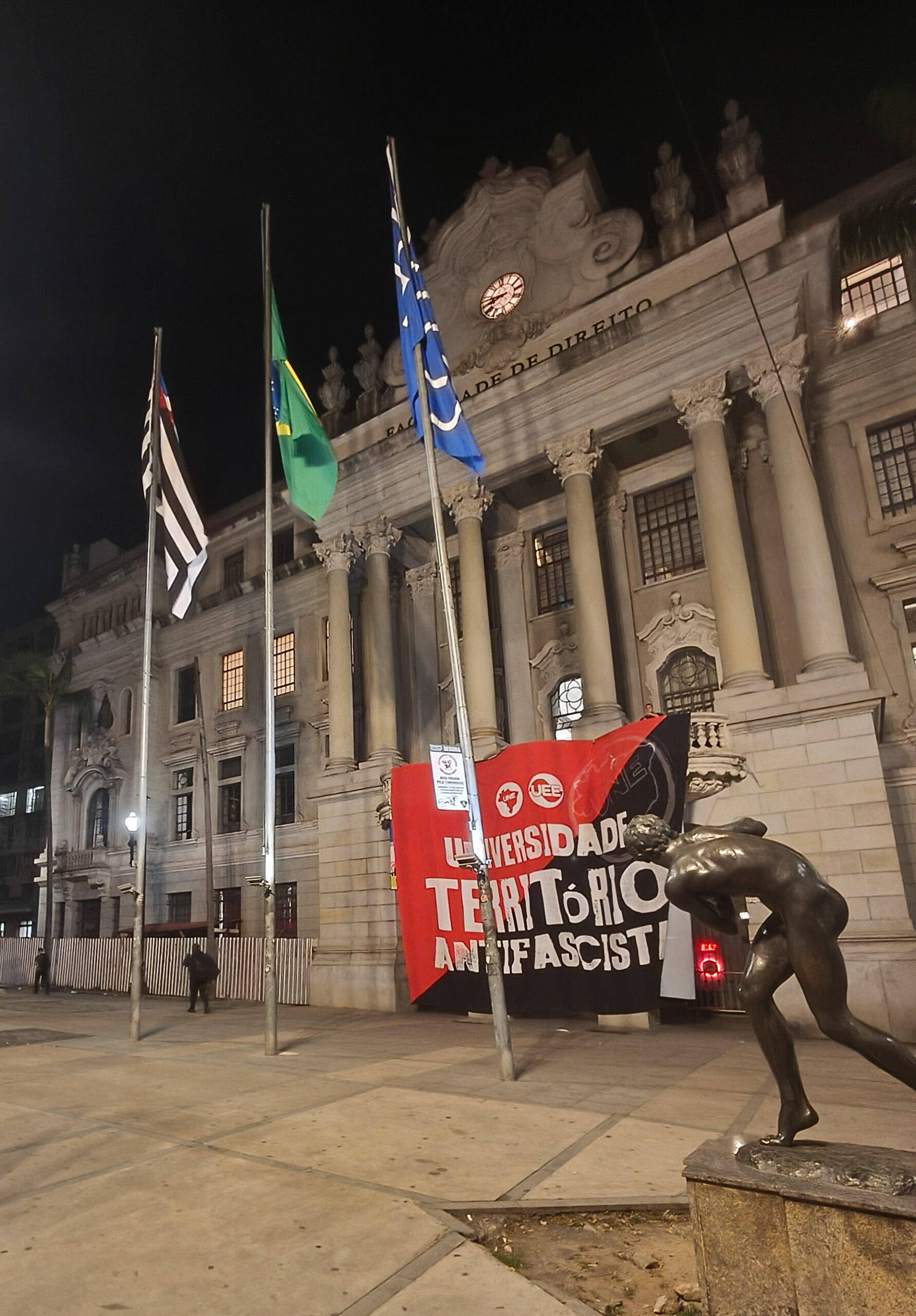 SÃO PAULO (SP), 13/08/2026 – POLÍTICA/MANIFESTAÇÃO – A União Nacional dos Estudantes (UNE), a União Estadual dos Estudantes (UEE) e o Centro Acadêmico XI de Agosto realizam, nesta quinta-feira (13), um ato contra o candidato à Presidência Renan Santos, no Largo São Francisco, região central de Sã... | Foto: Leco Viana / TheNews2