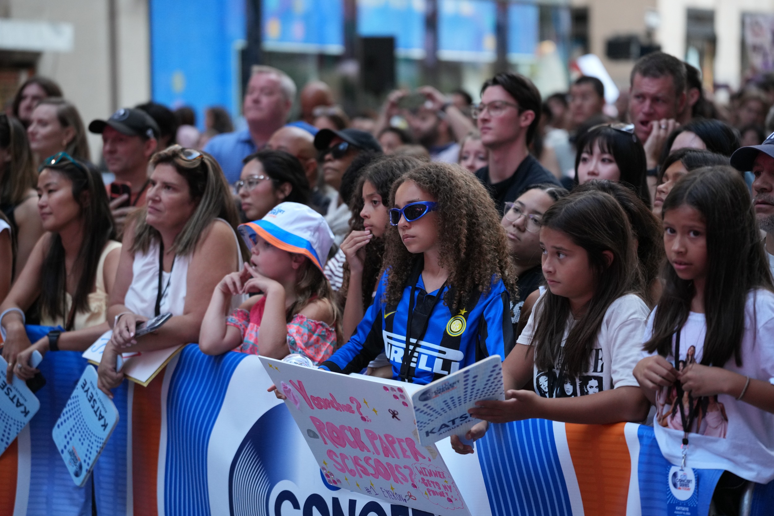 (NEW) KATSEYE Performs at TODAY/Citi Concert Series. August 14, 2026, New York, USA. KATSEYE performs during the TODAY/Citi Concert Series at Rockefeller Center in New York City. Credit: Jeff Rivera / The News2 | Photo: Anthony Oliveira / TheNews2