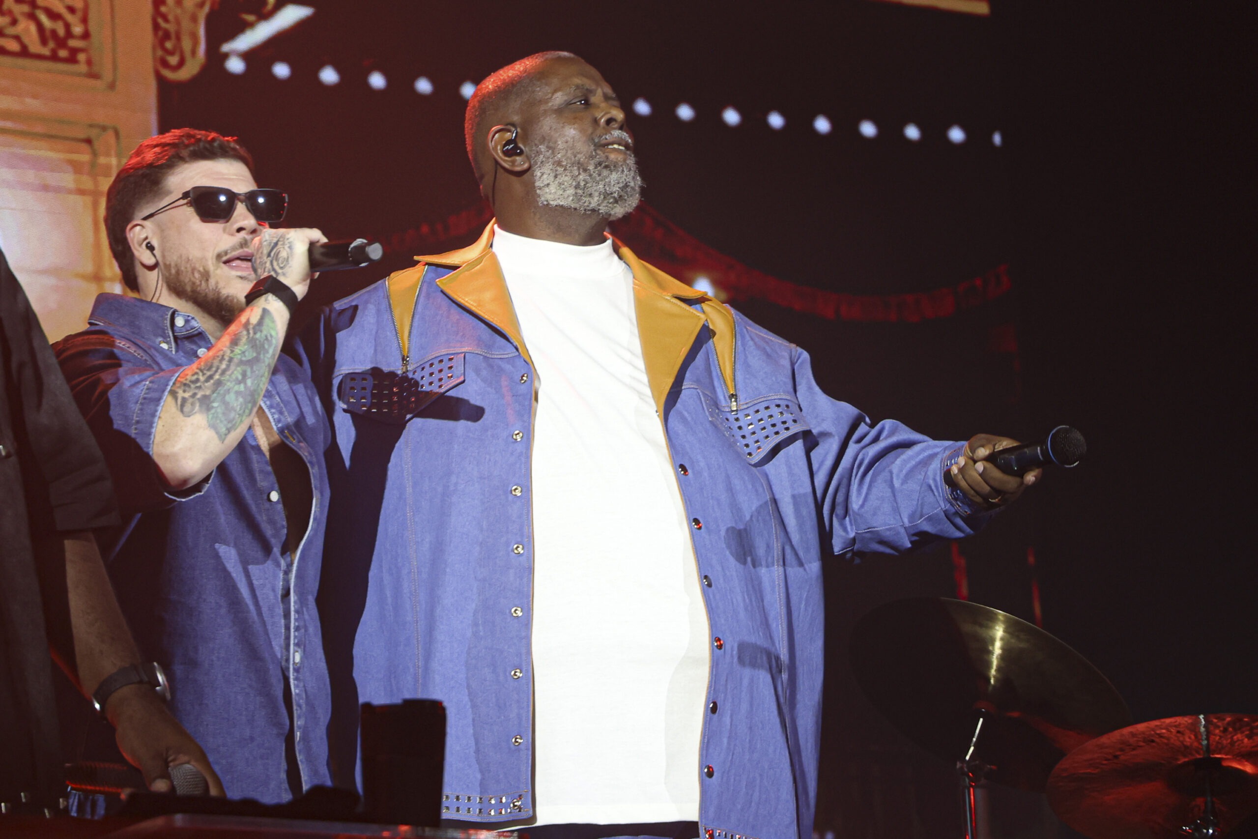 📸 Foto: Leco Viana / TheNews2 | Péricles e Ferrugem comandam noite de celebração do pagode com show especial no Centro de Tradições Nordestinas