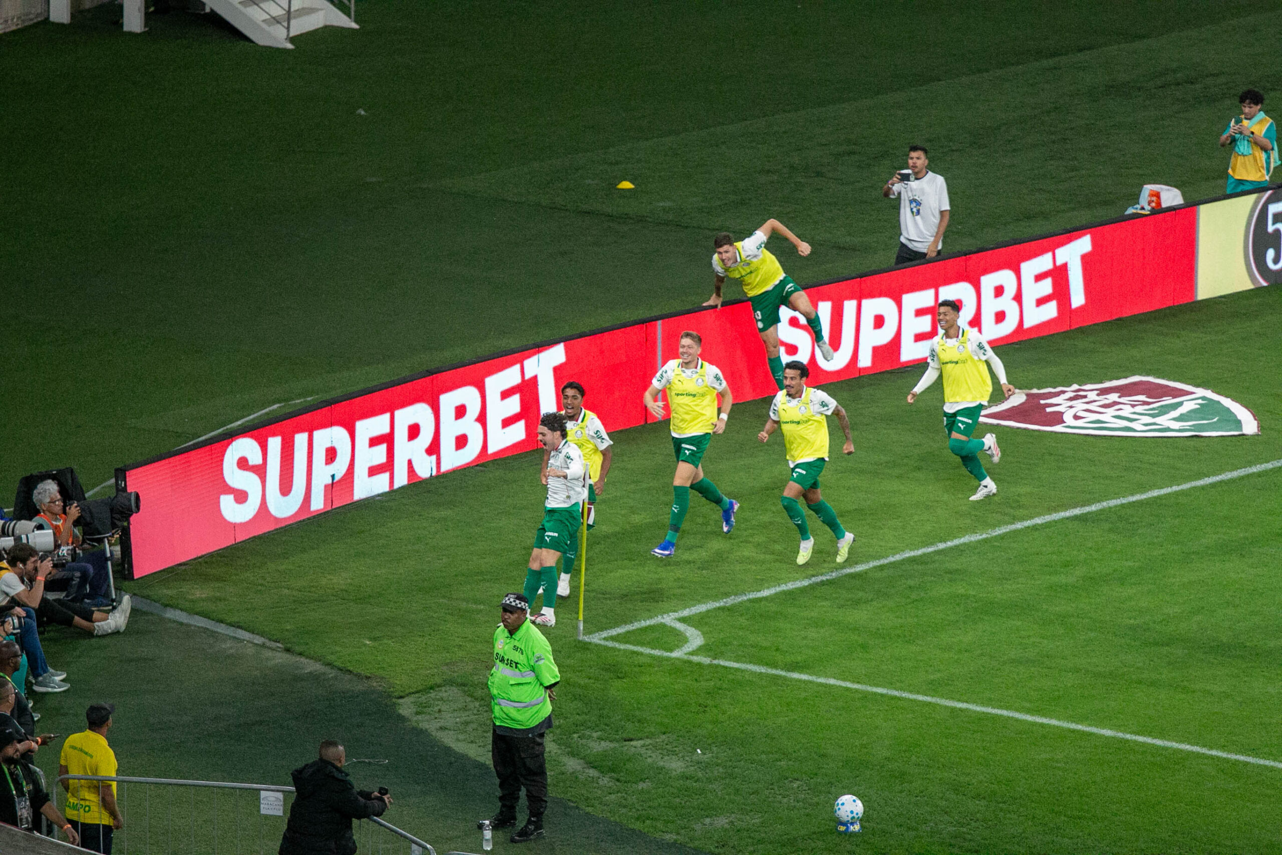 📸 Foto: Lucas Simonin Gomes / TheNews2 | Fluminense e Palmeiras medem forças no Maracanã em duelo decisivo pela vigésima terceira rodada do Brasileirão