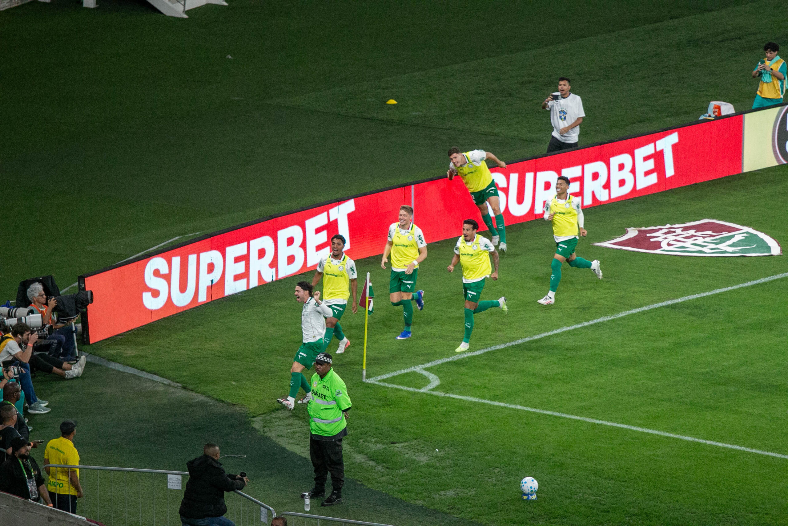 📸 Foto: Lucas Simonin Gomes / TheNews2 | Fluminense e Palmeiras medem forças no Maracanã em duelo decisivo pela vigésima terceira rodada do Brasileirão