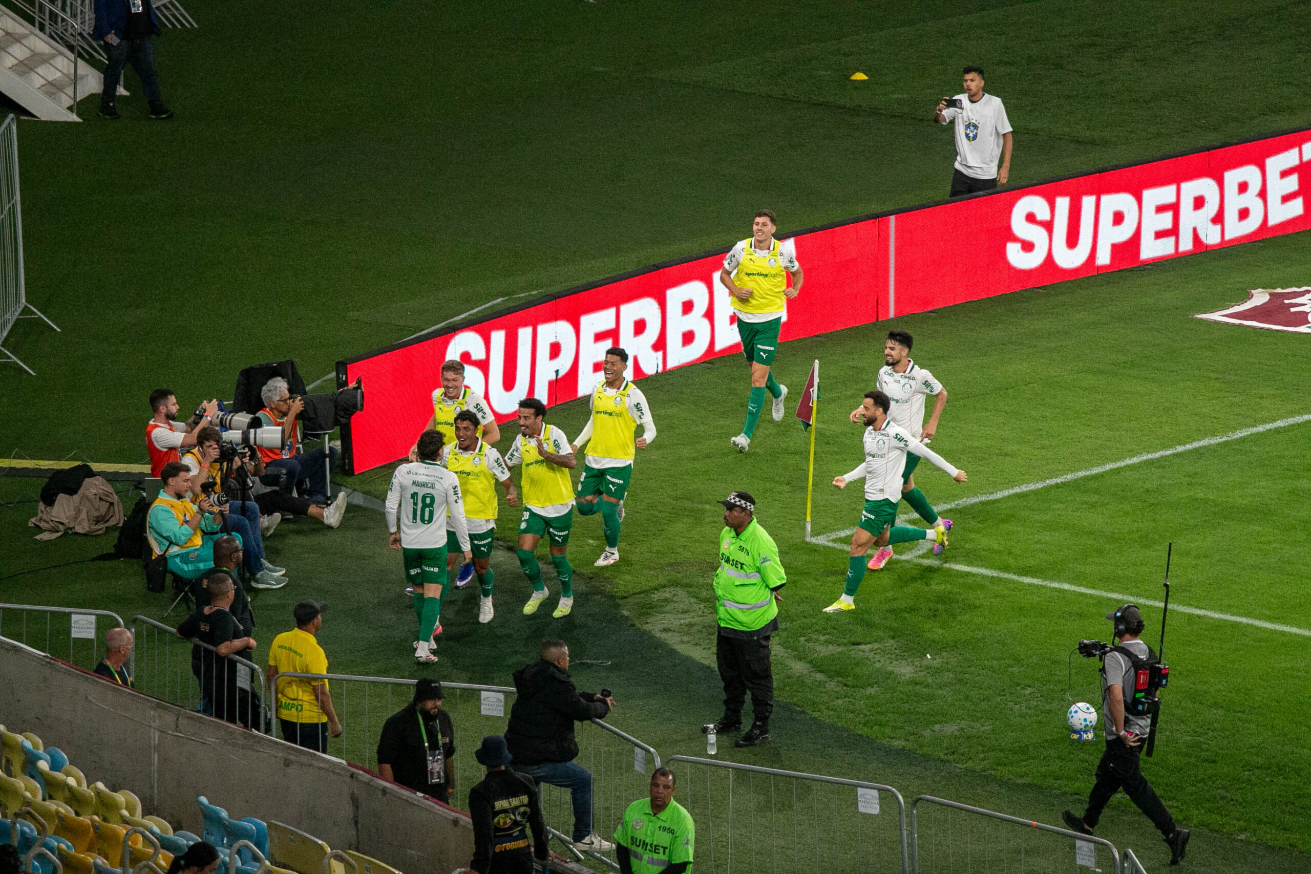 📸 Foto: Lucas Simonin Gomes / TheNews2 | Fluminense e Palmeiras medem forças no Maracanã em duelo decisivo pela vigésima terceira rodada do Brasileirão