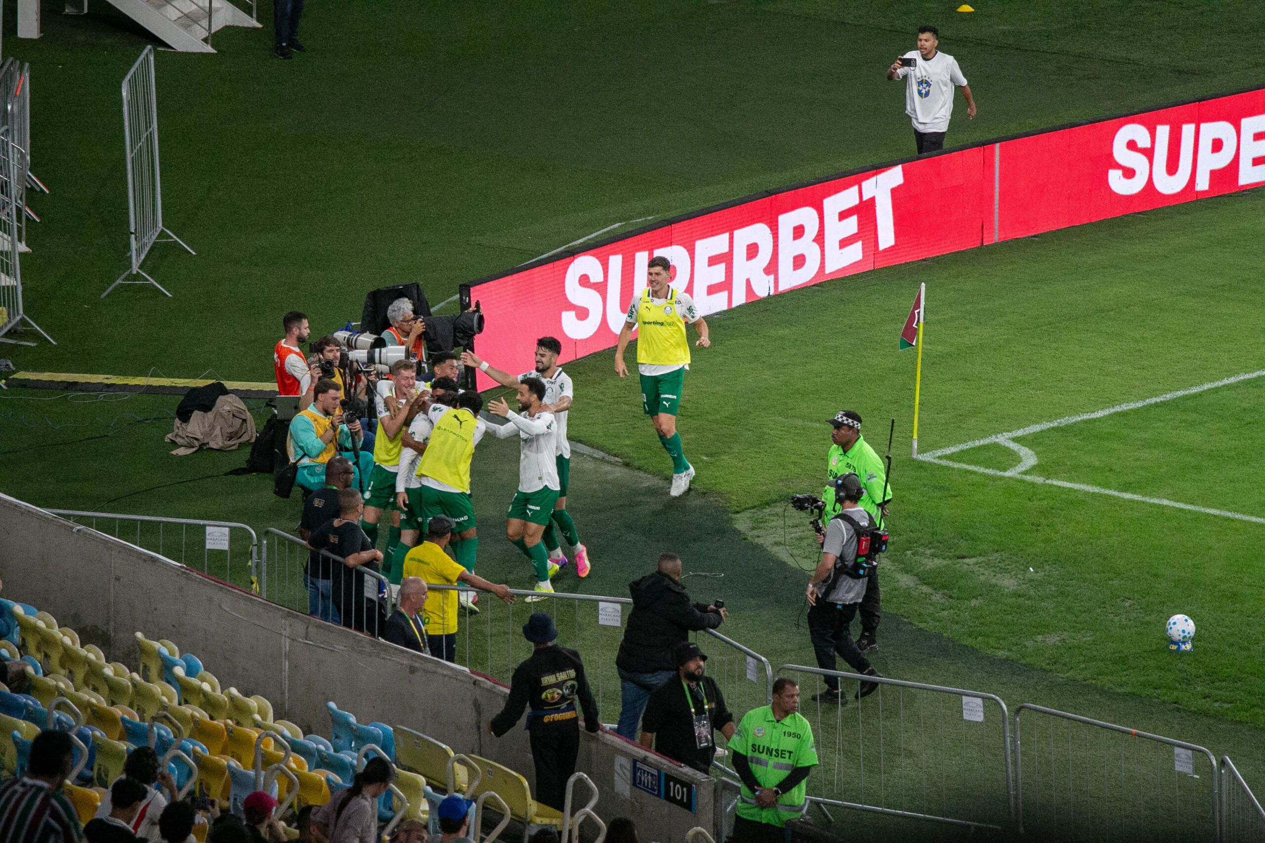 📸 Foto: Lucas Simonin Gomes / TheNews2 | Fluminense e Palmeiras medem forças no Maracanã em duelo decisivo pela vigésima terceira rodada do Brasileirão