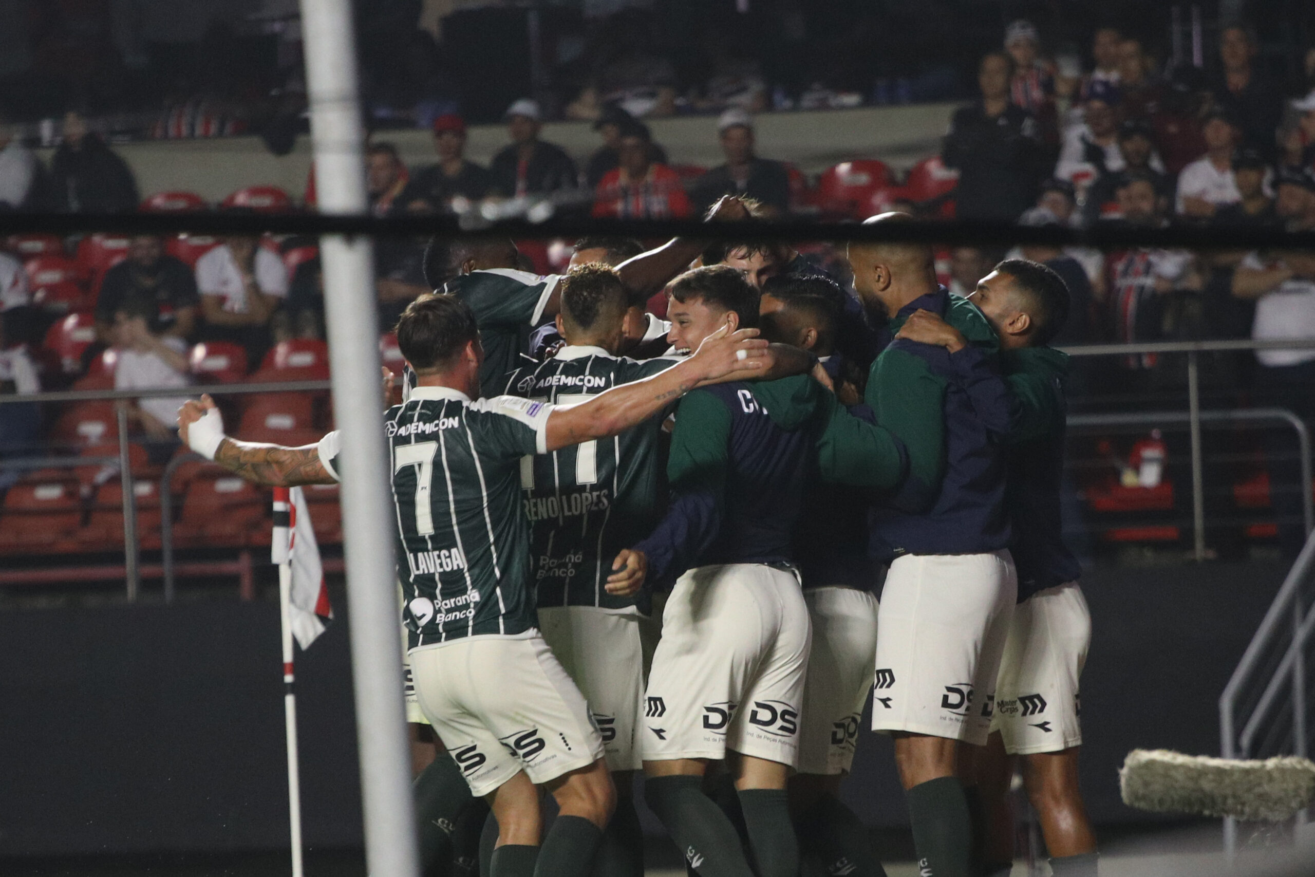 📸 Foto: Fabricio Bomjardim / TheNews2 | São Paulo recebe o Coritiba no Morumbis em duelo decisivo pela vigésima terceira rodada do Brasileirão
