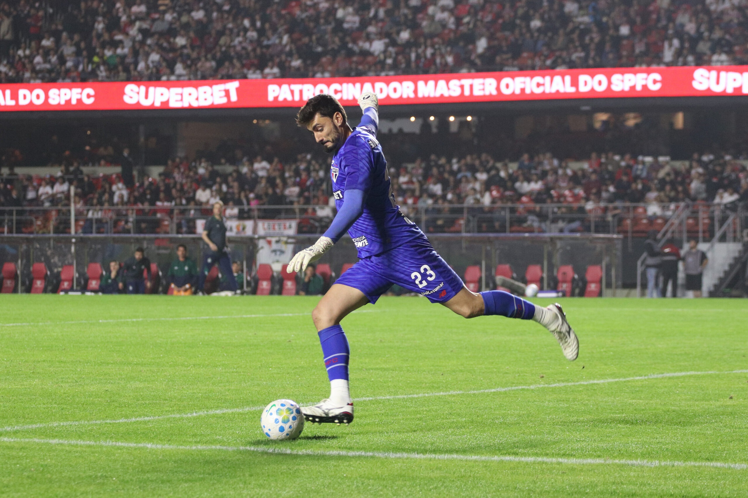 📸 Foto: Fabricio Bomjardim / TheNews2 | São Paulo recebe o Coritiba no Morumbis em duelo decisivo pela vigésima terceira rodada do Brasileirão