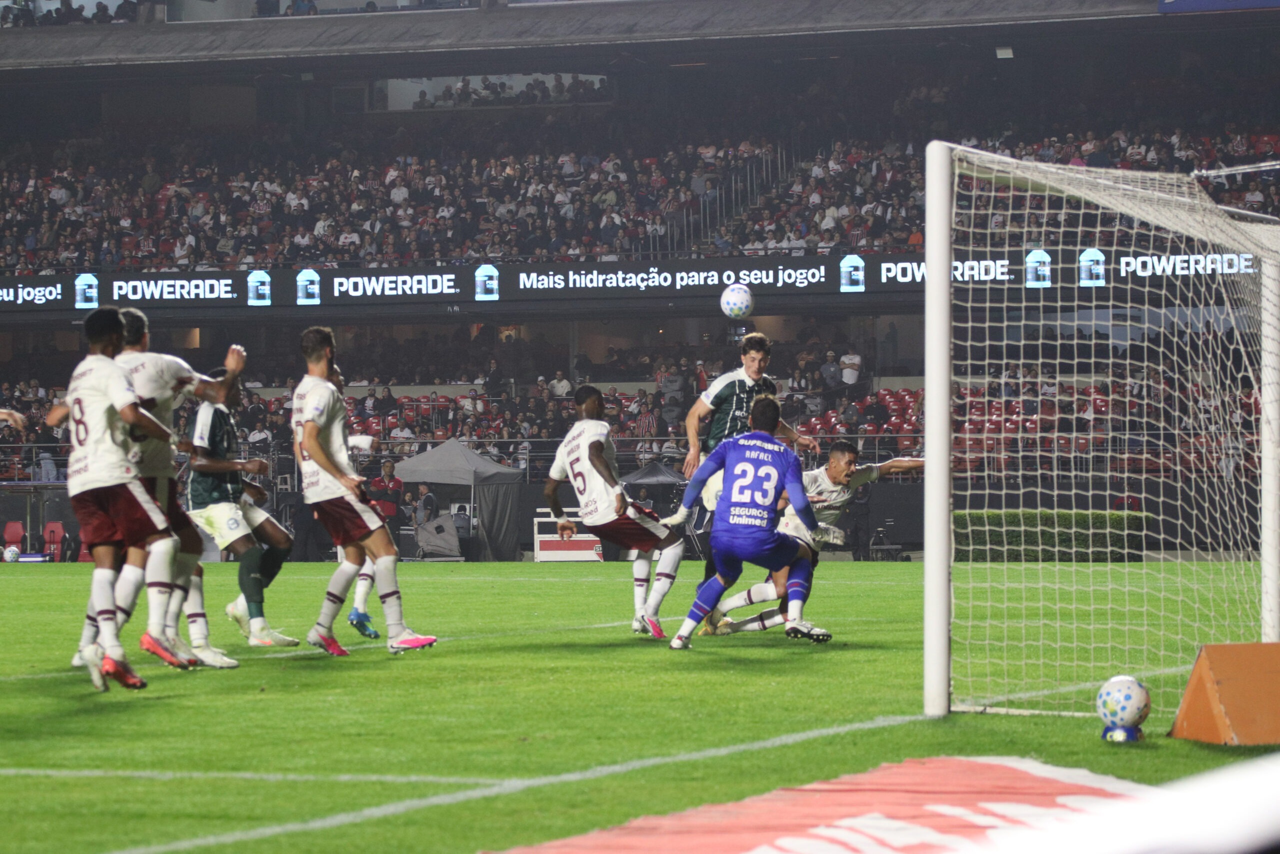 📸 Foto: Fabricio Bomjardim / TheNews2 | São Paulo recebe o Coritiba no Morumbis em duelo decisivo pela vigésima terceira rodada do Brasileirão