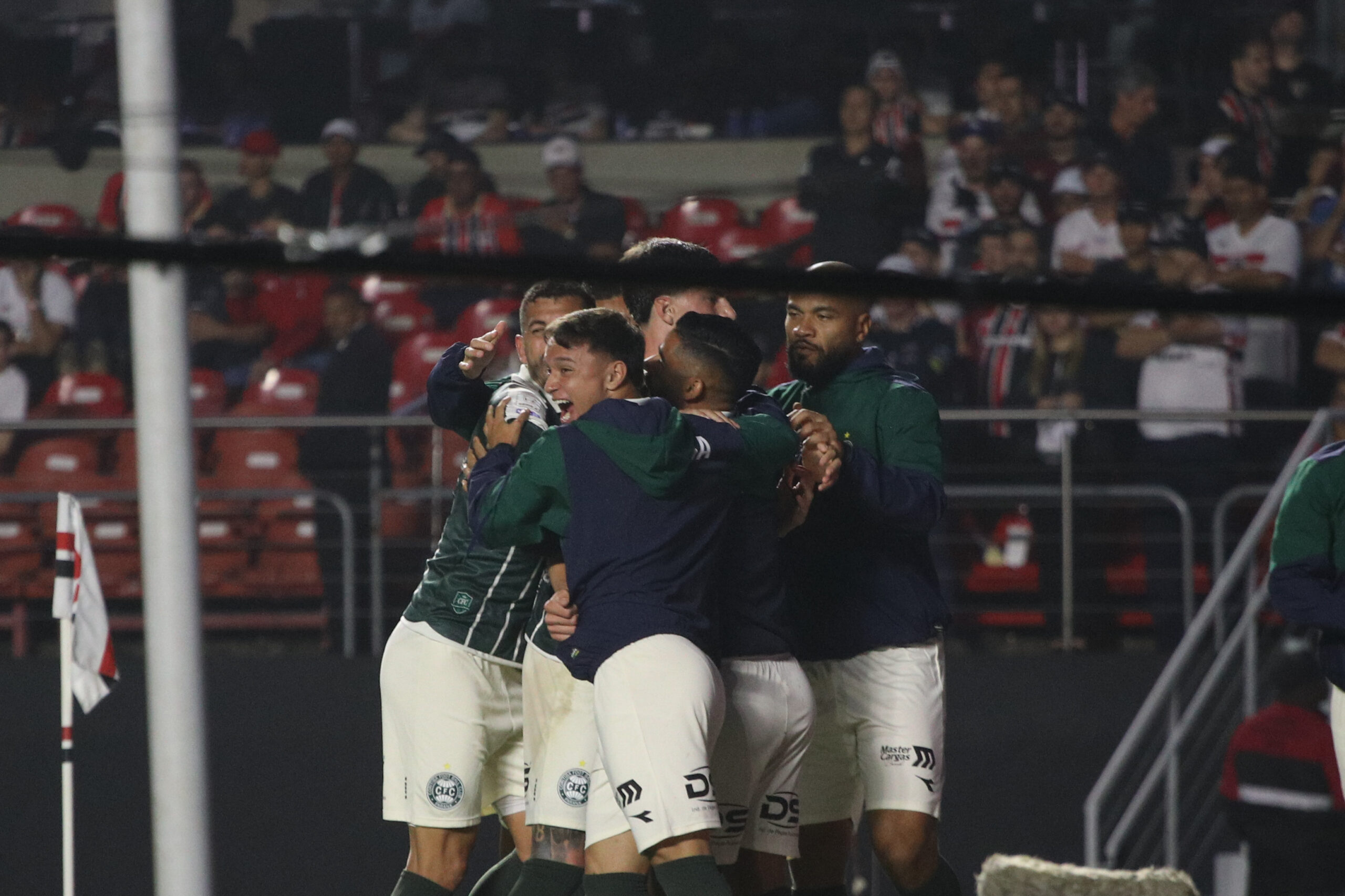 📸 Foto: Fabricio Bomjardim / TheNews2 | São Paulo recebe o Coritiba no Morumbis em duelo decisivo pela vigésima terceira rodada do Brasileirão