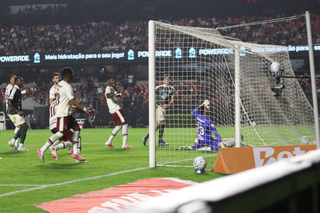 SAO PAULO (SP) 15/08/2026 - FUTEBOL/SAO PAULO VS CORITIBA - Thiago marca gol do coxa durante Partida entre São Paulo e Coritiba válida pela rodada 23