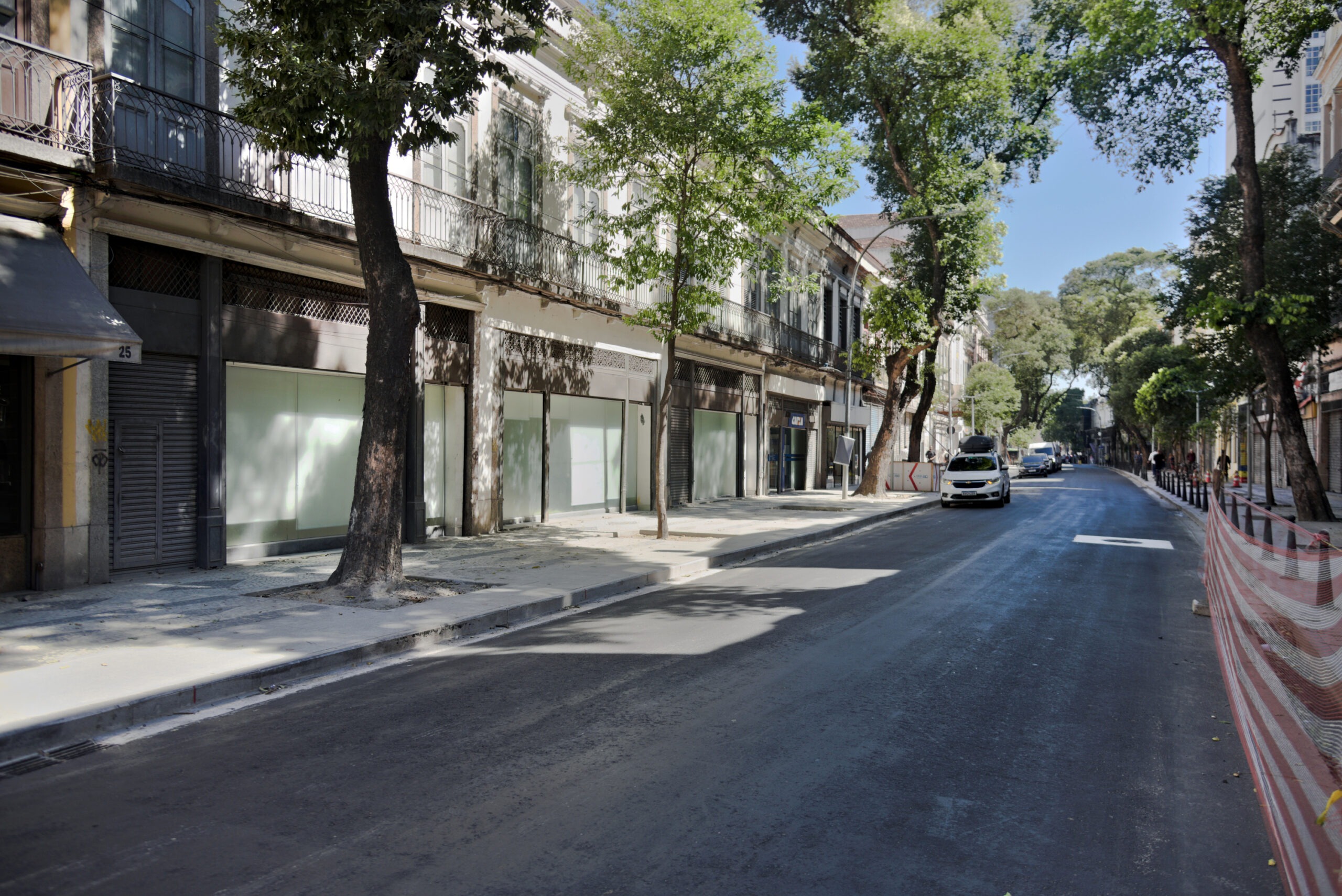 📸 Foto: Saulo Angelo / TheNews2 | Crise estrutural do comércio esvazia ruas históricas e acelera degradação no Centro do Rio