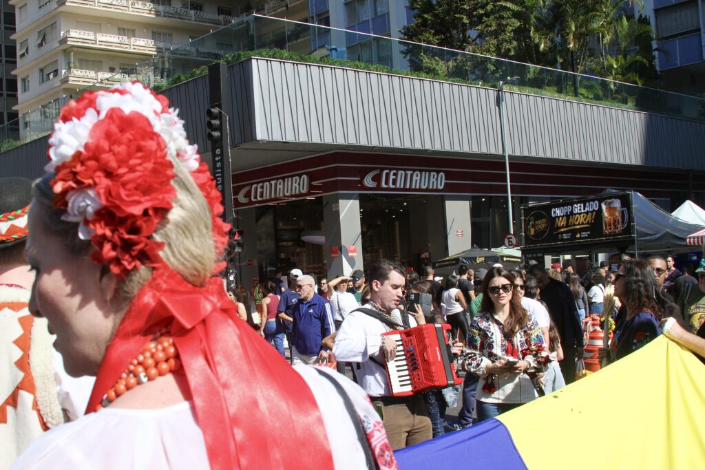 Manifestação na Avenida Paulista reforça apoio à Ucrânia em meio ao pragmatismo diplomático brasileiro