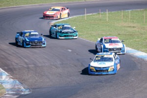 NASCAR Brasil Series Consolida Expansão Internacional com Disputa Acirrada no Autódromo de Londrina