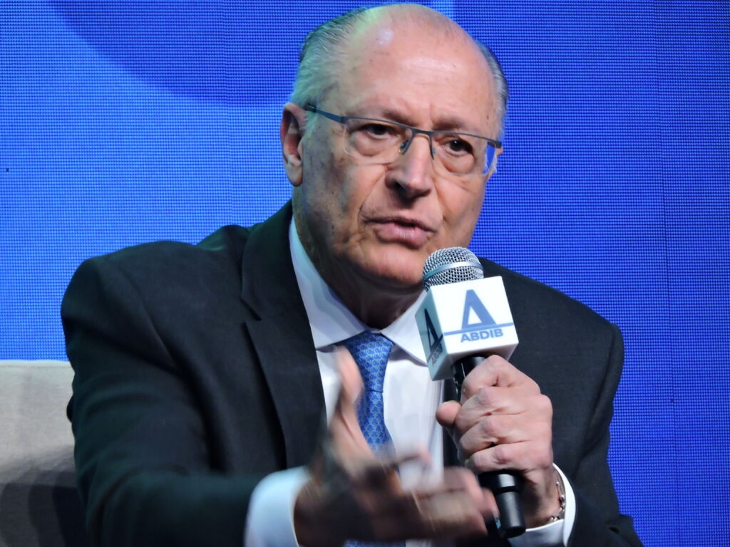 Candidatos ao Planalto e ao Palácio dos Bandeirantes apresentam diretrizes no Fórum ABDIB