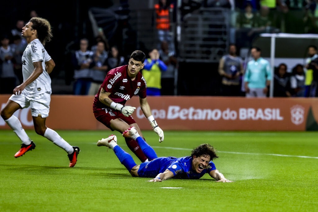 Palmeiras e Santos abrem quartas de final da Copa do Brasil em clássico histórico