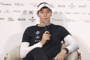 Luisa Stefani participa de coletiva no SP Open