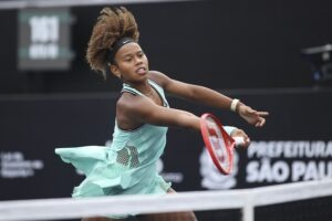 Teodora Kostovic e Victoria Luiza Barros se enfrentam pelo SP Open