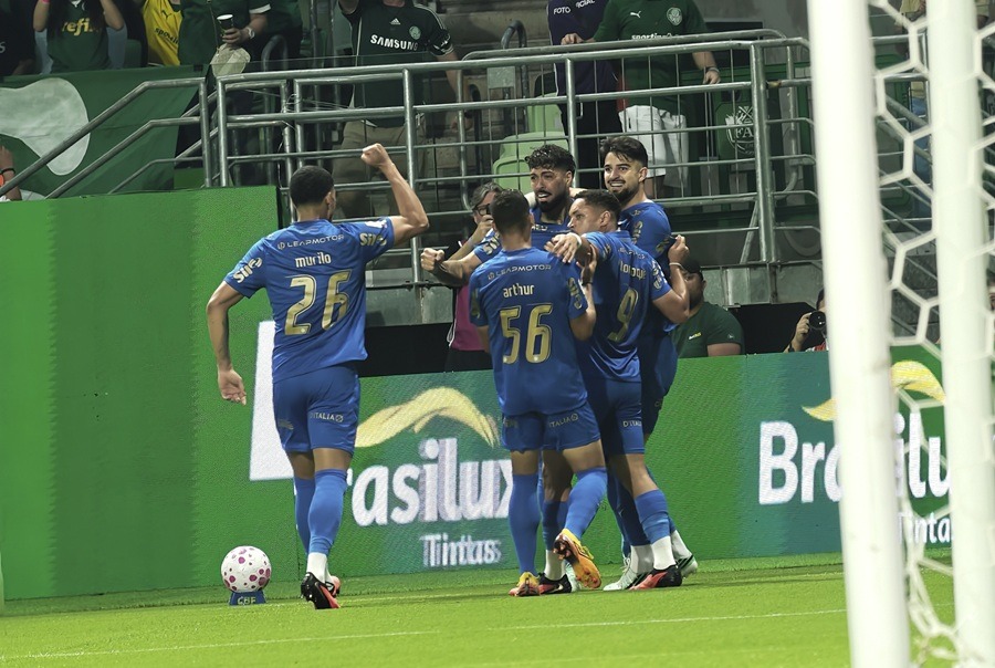 Flaco López marca e Palmeiras vence o Bahia